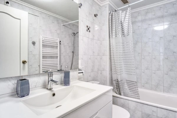 holiday home torrevieja fürdőszoba 01