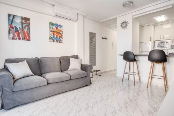 holiday-home-torrevieja-nappali-04